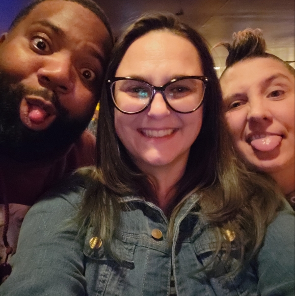 Meet your Posher, Karla - Picture 3 of 4